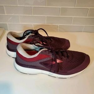 Woman's Brooks Dyad 10 Shoes Size 10